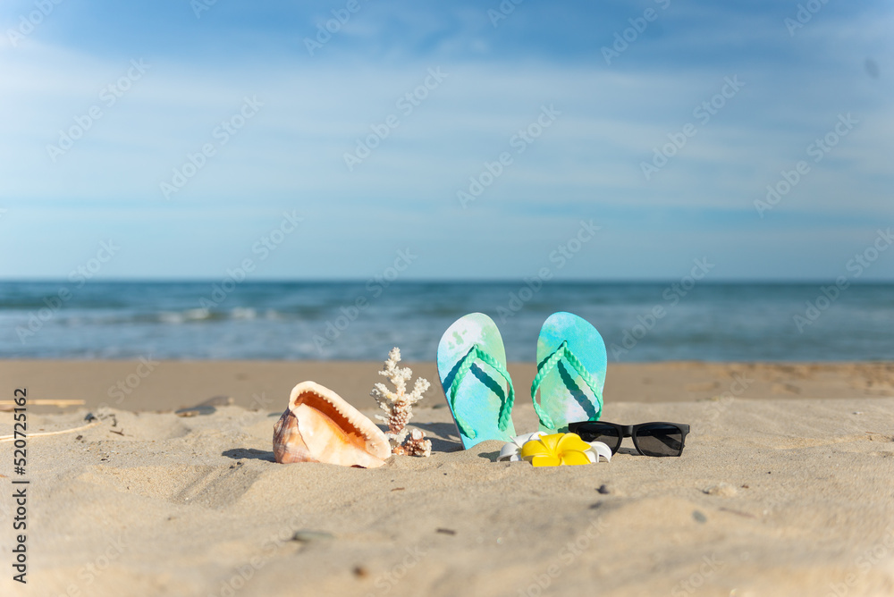 ビーチとサンダル