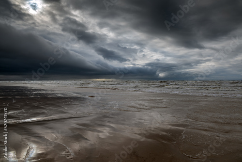 Fototapeta Naklejka Na Ścianę i Meble -  Dark clouds over Baltic sea.