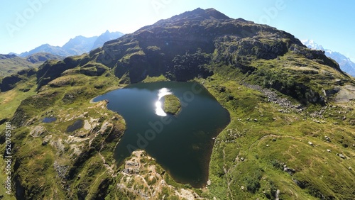 Vue panoramique sur les lacs et la pointe noire de Pormenaz en Haute Savoie photo