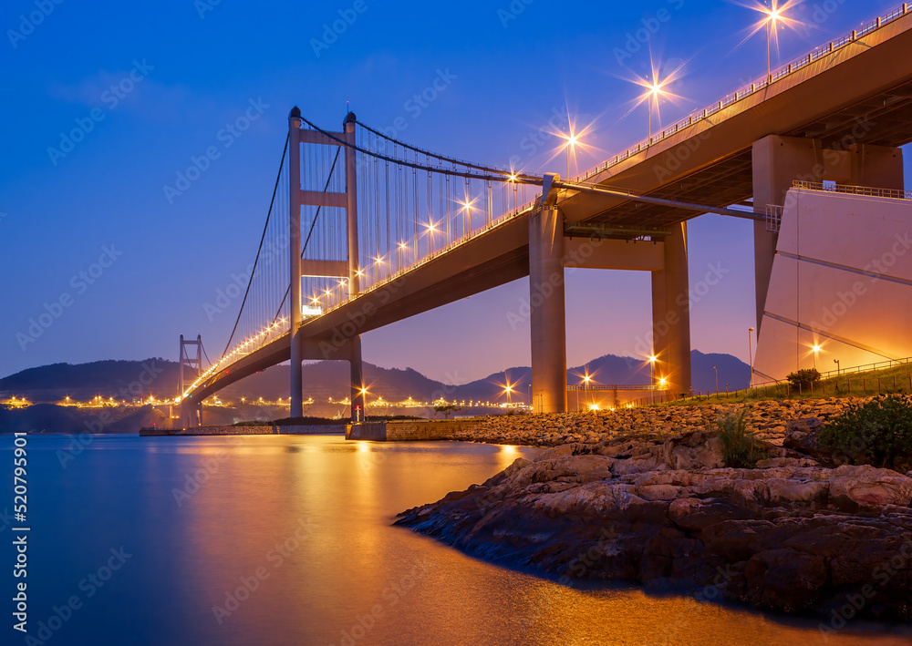 Naklejka premium Tsing Ma Bridge, Hong Kong