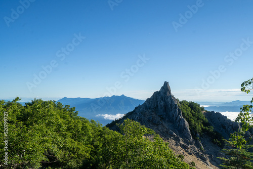 南アルプス 鳳凰三山のオベリスク © ZUKKY