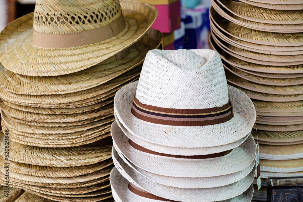 sombreros de mimbre, ca´n Garanya, comercio tradicional especializado en mimbre y esparto, Manacor, Mallorca, balearic islands, Spain