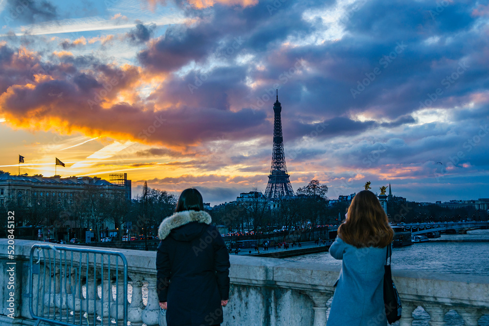 Fototapeta premium Sunset urban scene paris