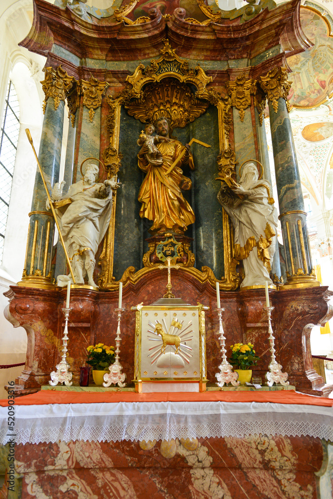 Obraz premium Innenansicht Abteikirche Beuron im Landkreis Sigmaringen in Baden-Württemberg