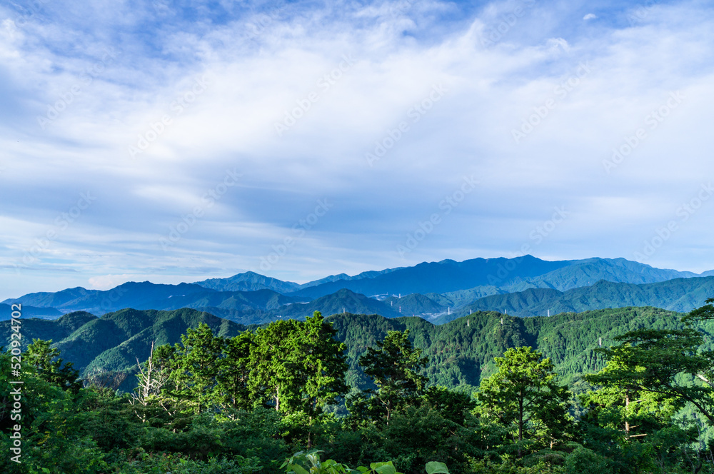 東京都八王子市の高尾山登山 StockFoto Adobe Stock