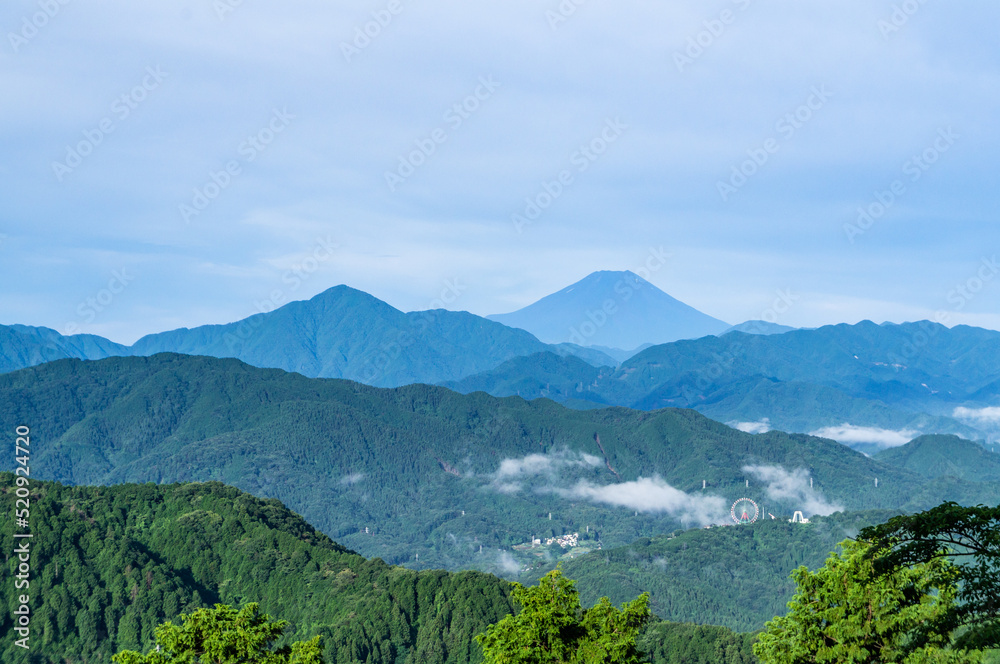 東京都八王子市の高尾山登山