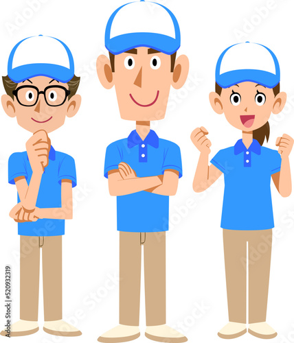 キャップを被りポロシャツを着用した3人のスタッフ
