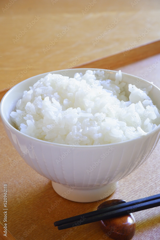 炊き立てでアツアツの白米のご飯 炊き立てでアツアツの白米のご飯