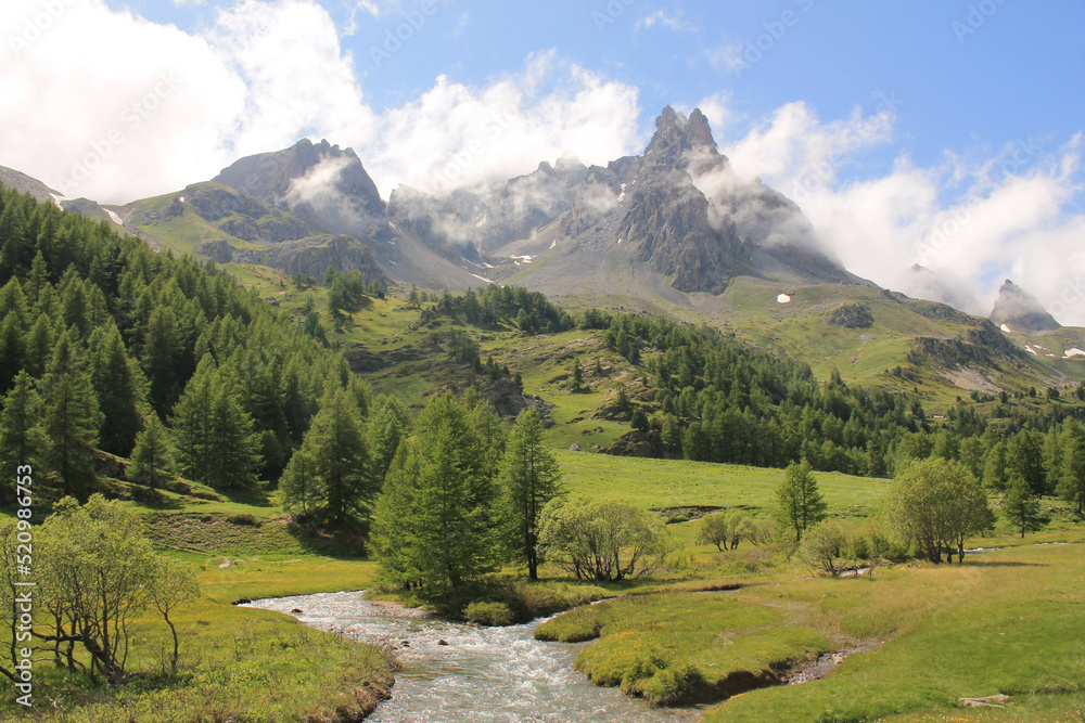 Fototapeta premium Wonderful claree valley in the french alps, Nevache 