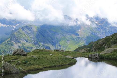 Fototapeta Naklejka Na Ścianę i Meble -  Lauzon Lake in Chapelle en Valgaudemar in the french alps
