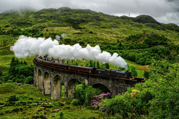 Keuken achterwand Glenfinnanviaduct Sprookjesachtig landschap rond Glenfinnan viaduct  © Ji