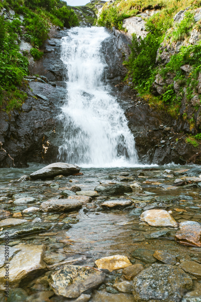 Obraz premium waterfall in the mountains