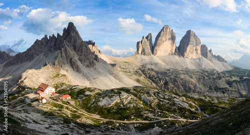 Photos Stunning panoramic view of the Three Peaks of Lavaredo, (Tre cime di Lavaredo) M