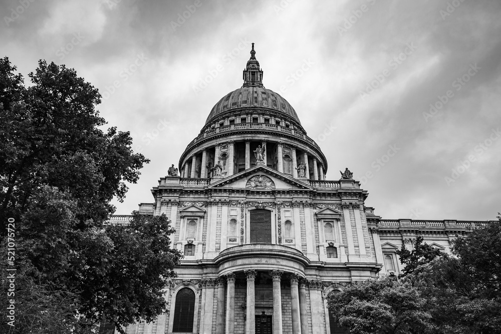 St Pauls in black and white