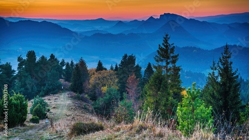 Widok Pienin z Trzema Koronami z wysokiego Wierchu photo