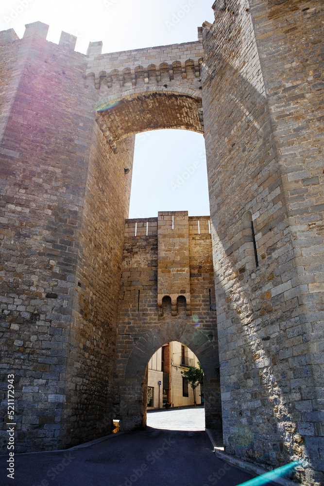 Obraz premium Gates and walls of the castle of Morella, Castellón, Spain