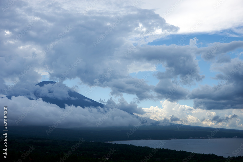 雲・富士山・シルエット・山中湖・風景
