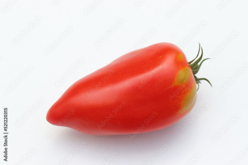 Andenhorn-Tomaten. Flaschentomaten. Pflaumentomaten. Andenhorn-Tomaten. Flaschentomaten. Pflaumentomaten.