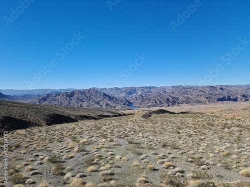 Fototapet Natural landscape view of an arid desert ground in the mountains