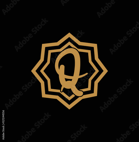 Fototapeta Naklejka Na Ścianę i Meble -  Letter Q Gold Star Logo Vector in unique Style with Black Background