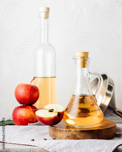 Apple cider vinegar and apples.