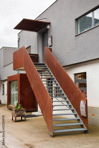Use of corten in contemporary architecture 