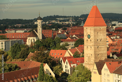 Wallpaper Mural Ulm a. d. Donau; Teilansicht der Altstadt mit Dreifaltigkeitskirche (Haus der Begegnung) und Gänsturm Torontodigital.ca