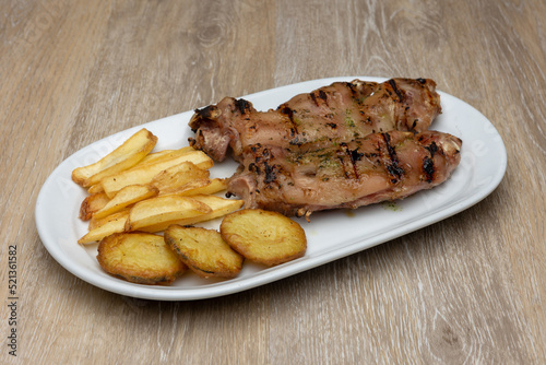 pies de cerdo a la brasa