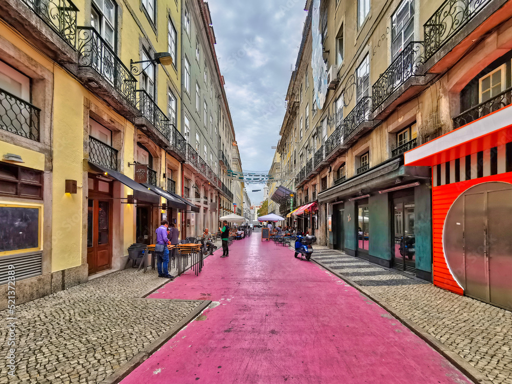 Fototapeta premium Pink Street of Cais do Sodre