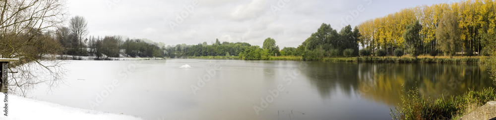 Obraz premium Lac de pède sur une année