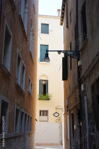 Fototapeta Naklejka Na Ścianę i Meble -  Venice Building old architecture streets italy lamp san marco important buildings Church small allies window gate arch 