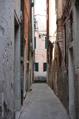Fototapeta Naklejka Na Ścianę i Meble -  Venice Building old architecture streets italy lamp san marco important buildings Church small allies window gate arch 