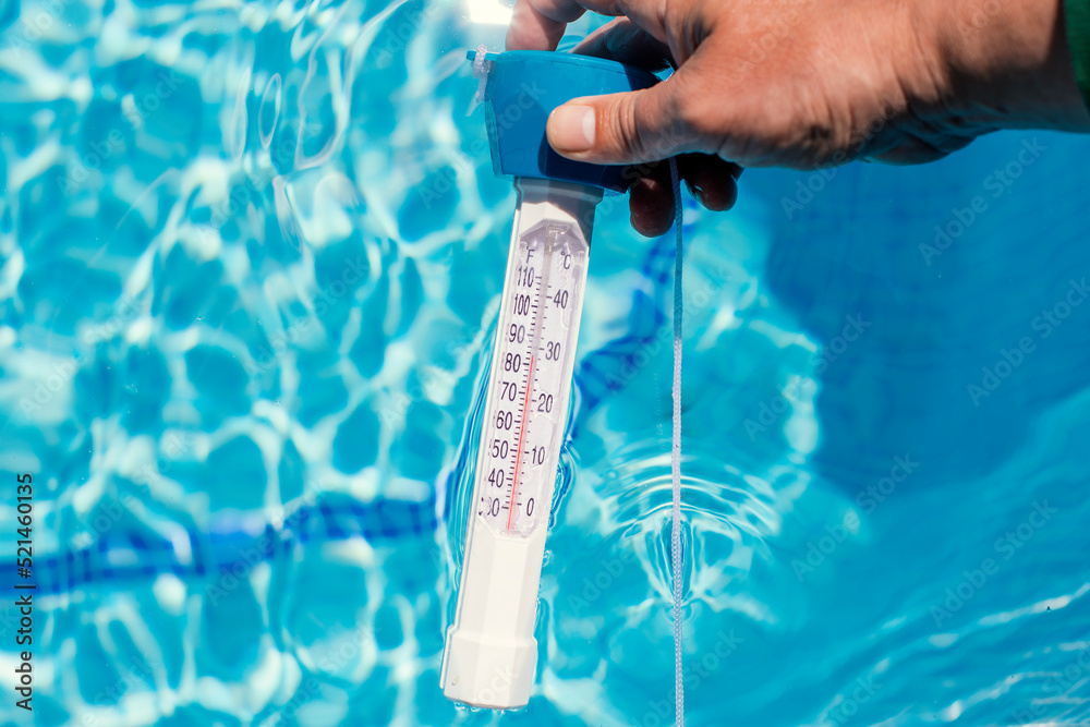 Termómetro de piscina para medir la temperatura ideal del agua por