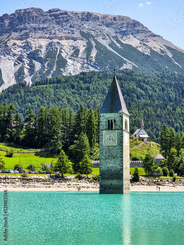 Panorami di Curon Venosta sul Lago di Resia
