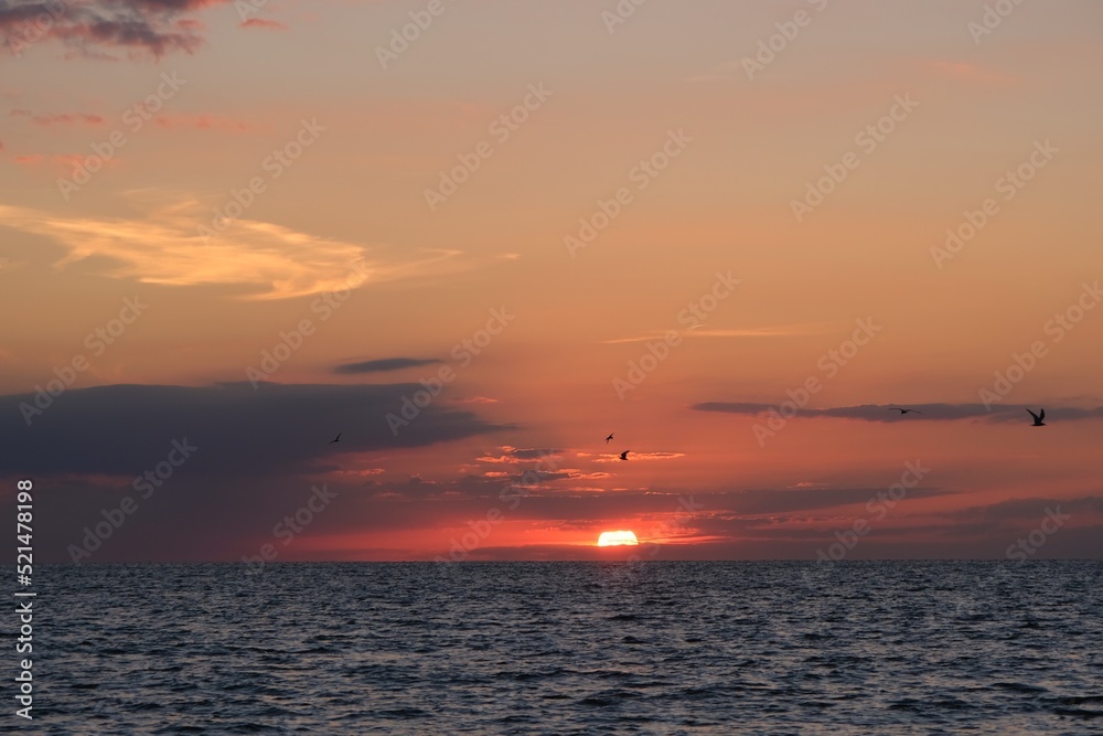 Imposanter Sonnenuntergang an der Nordsee