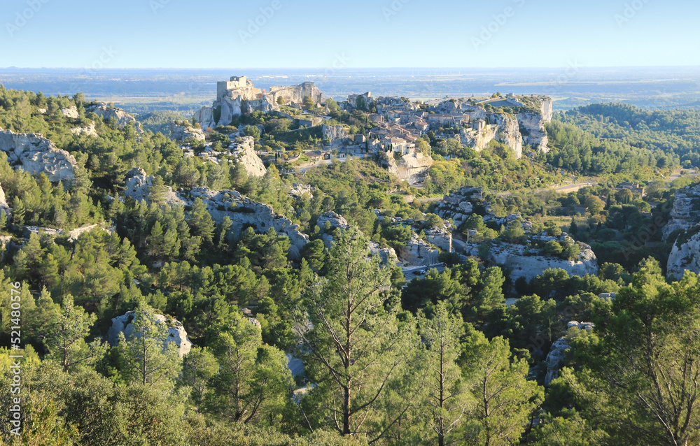 Les Baux-de-Provence , village médiéval perché sur son rocher. Bouches-du-Rhône. France