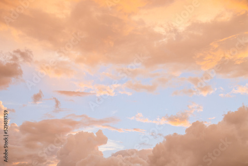 雨が上がりかけた夕焼け空 photo