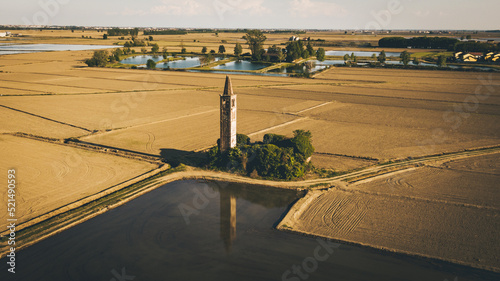 Konstfotografi Chiesa di Sant'Antonio Abate in mezzo alle risaie, Novara