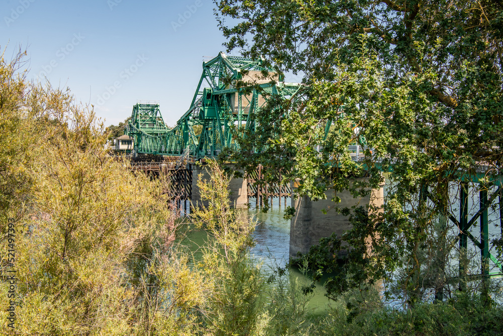 Obraz premium Freeport Bridge in Sacramento, California.