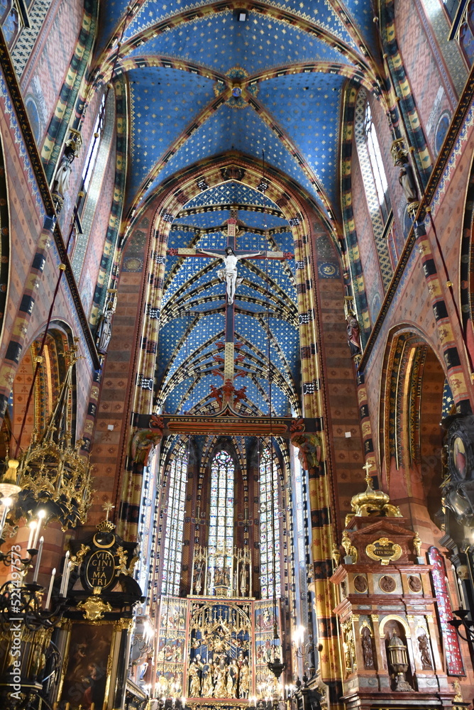 Voûtes de la basilique Sainte-Marie de Cracovie. Pologne	
