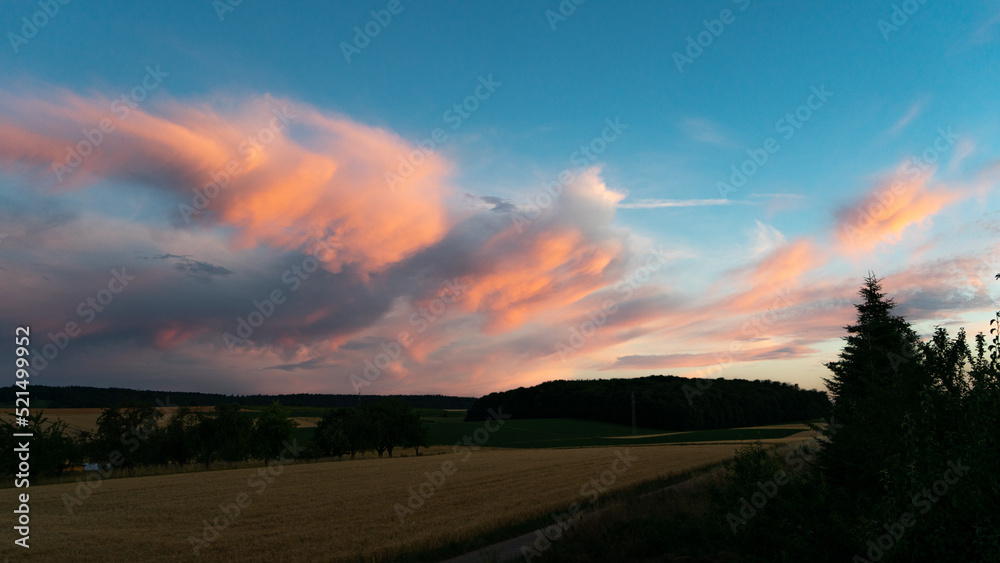 Wolken bei Sonnenuntergang