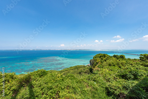 沖縄伊良部島牧島展望台からの海 © Taku