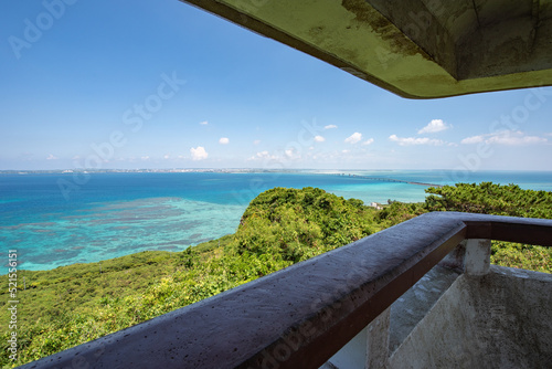 沖縄伊良部島牧島展望台からの海