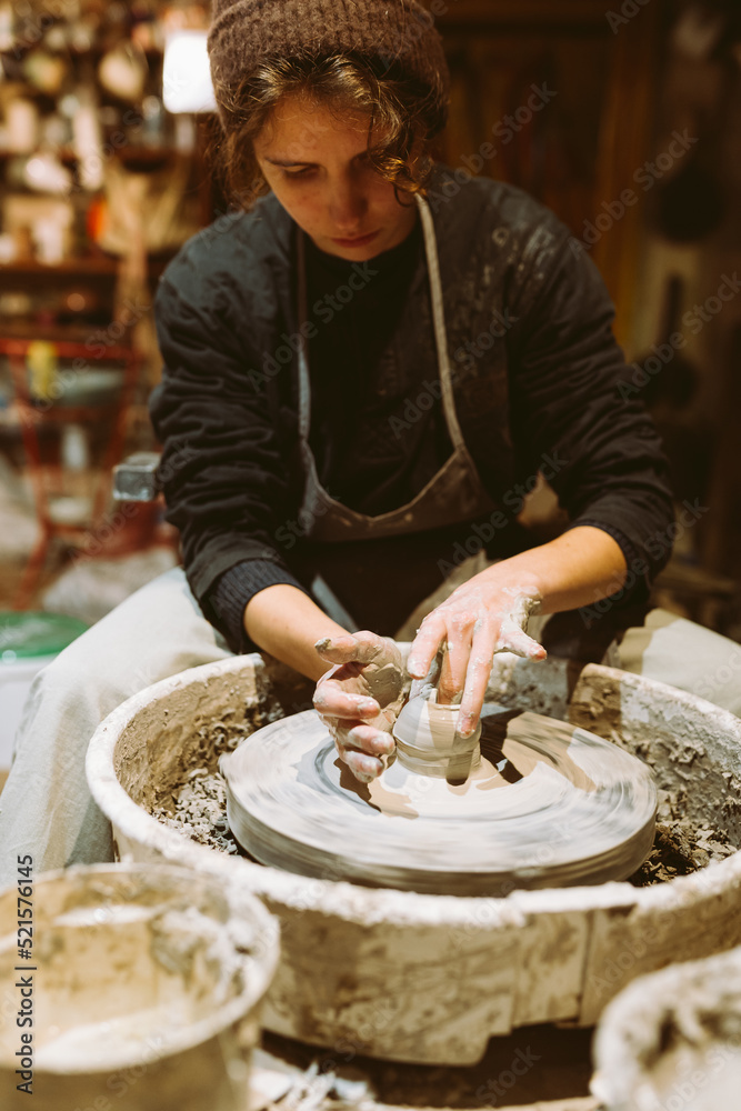 Fototapeta premium Master potter at work