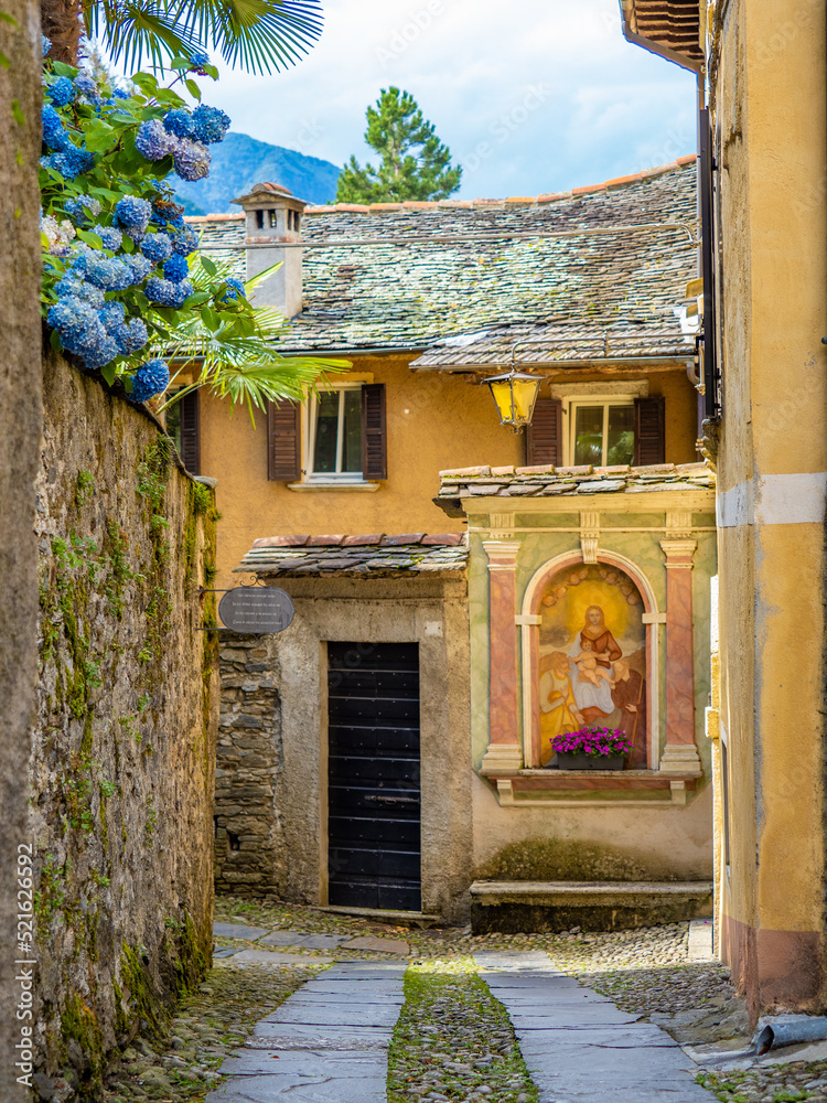Strada di Orta San Giulio, Italia
