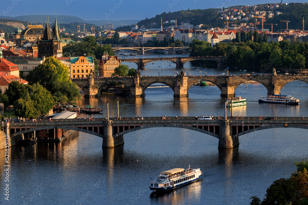 Prag, Blick vom Aussichtspunkt Vyhlídka na Letné, Uebersicht, Bruecken, Tschechien