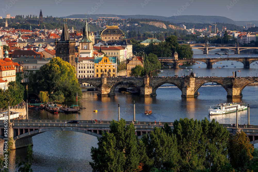 Prag, Blick vom Aussichtspunkt Vyhlídka na Letné, Uebersicht, Bruecken, Tschechien 