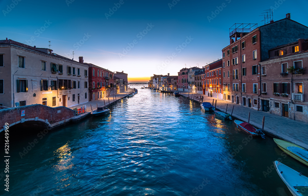 Obraz premium Vue du canal du quartier du Cannaregio à Venise.