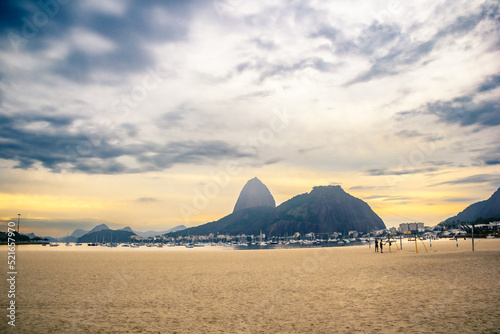 Amanecer en la playa Botafoto - Rio de Janeiro  Brasil