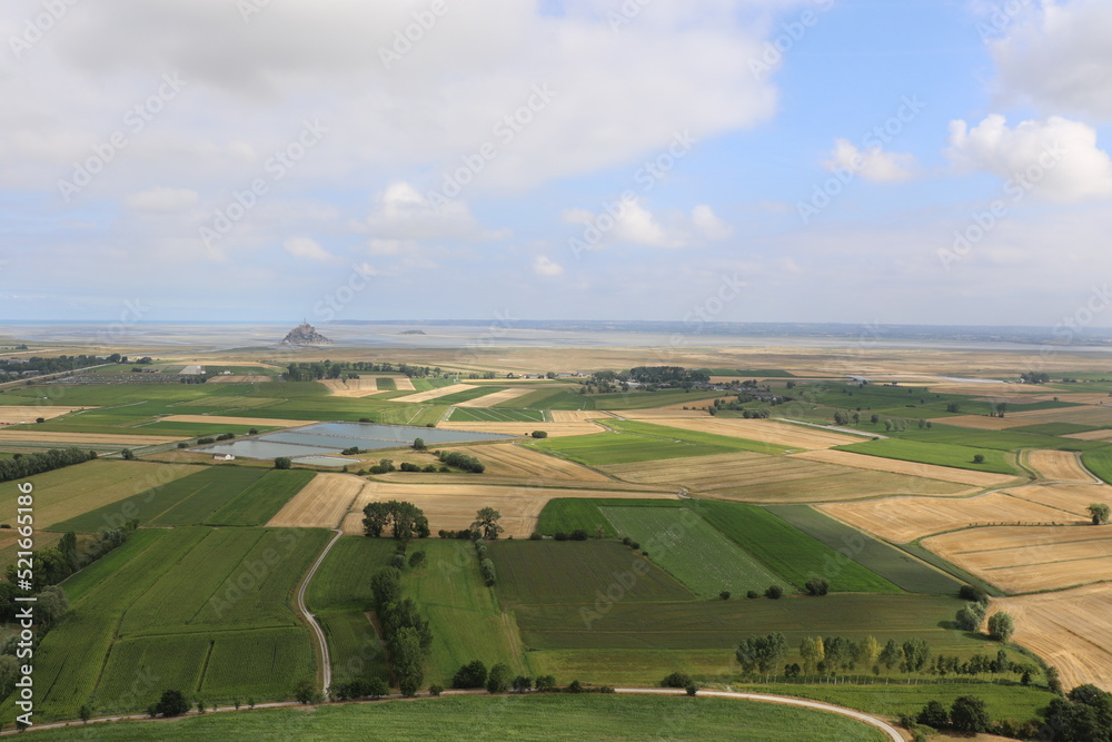 Fototapeta premium Vue aérienne de la baie du Mont-Saint-Michel, France